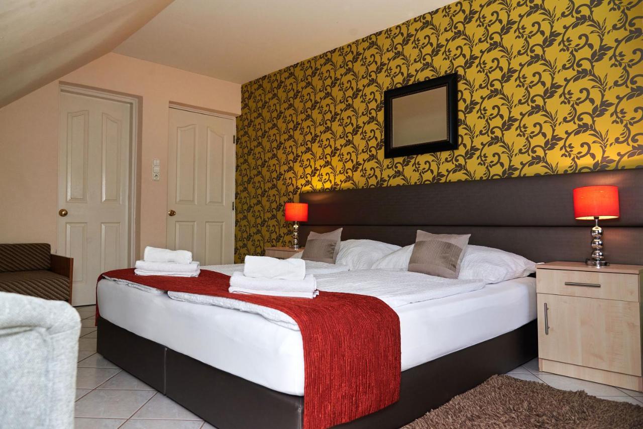 Apartman Brigitte Buekfuerdo Buitenkant foto