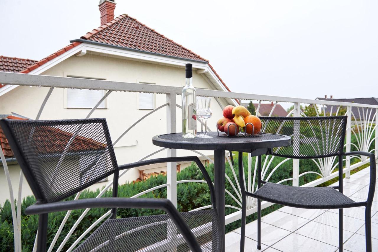 Apartman Brigitte Buekfuerdo Buitenkant foto