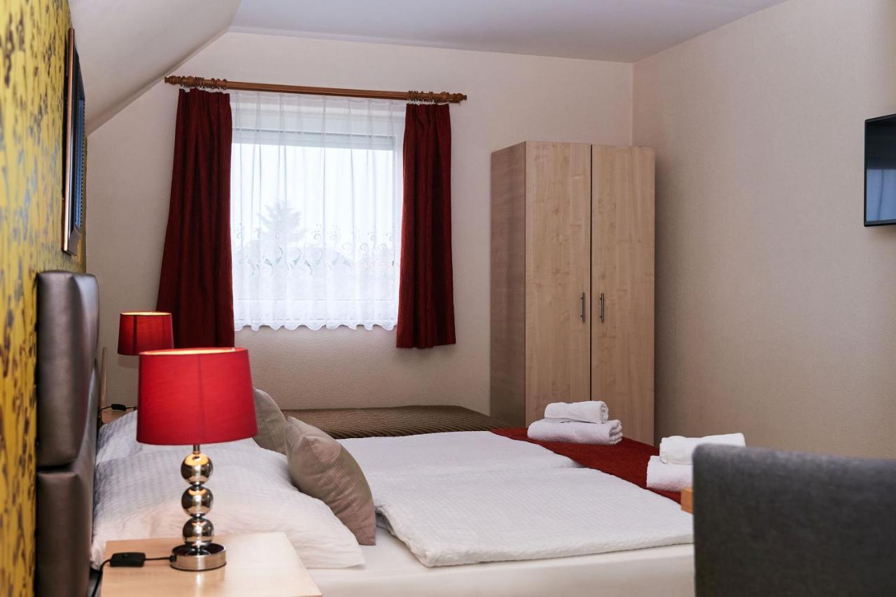 Apartman Brigitte Buekfuerdo Buitenkant foto