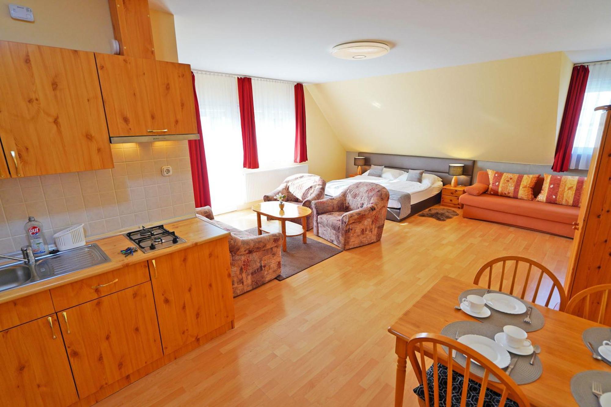 Apartman Brigitte Buekfuerdo Buitenkant foto