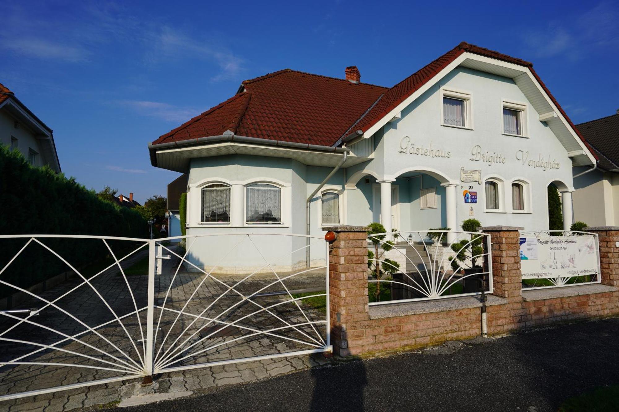 Apartman Brigitte Buekfuerdo Buitenkant foto